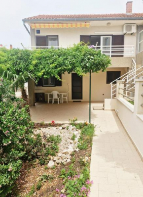 Apartments by the sea Zaboric, Sibenik - 6097
